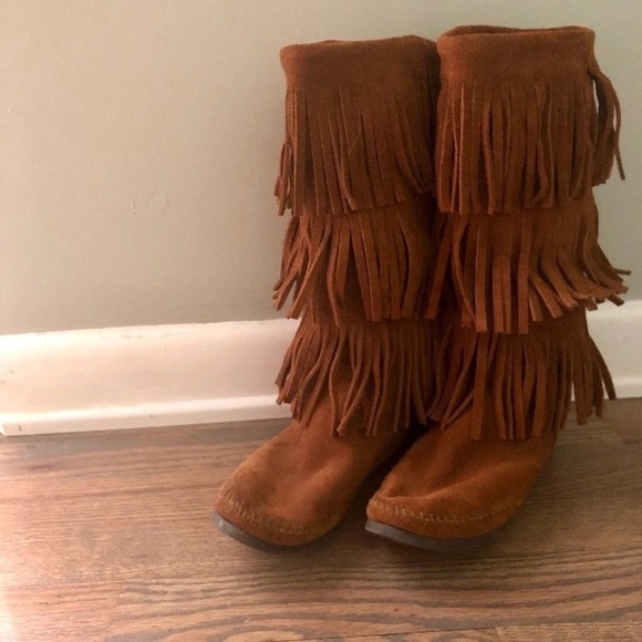 3- Layer Fringe Minnetonka Boots - Picture 3 of 3